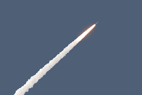 la trace nuageuse de la fusée Ariane