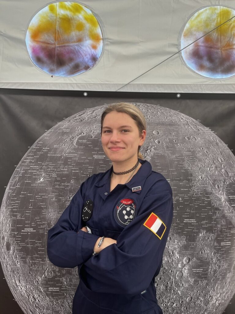 photo de Jade Ambelidieff, étudiante en 1ère année de cycle ingénieur aéronautique Aero 3 IPSA Toulouse