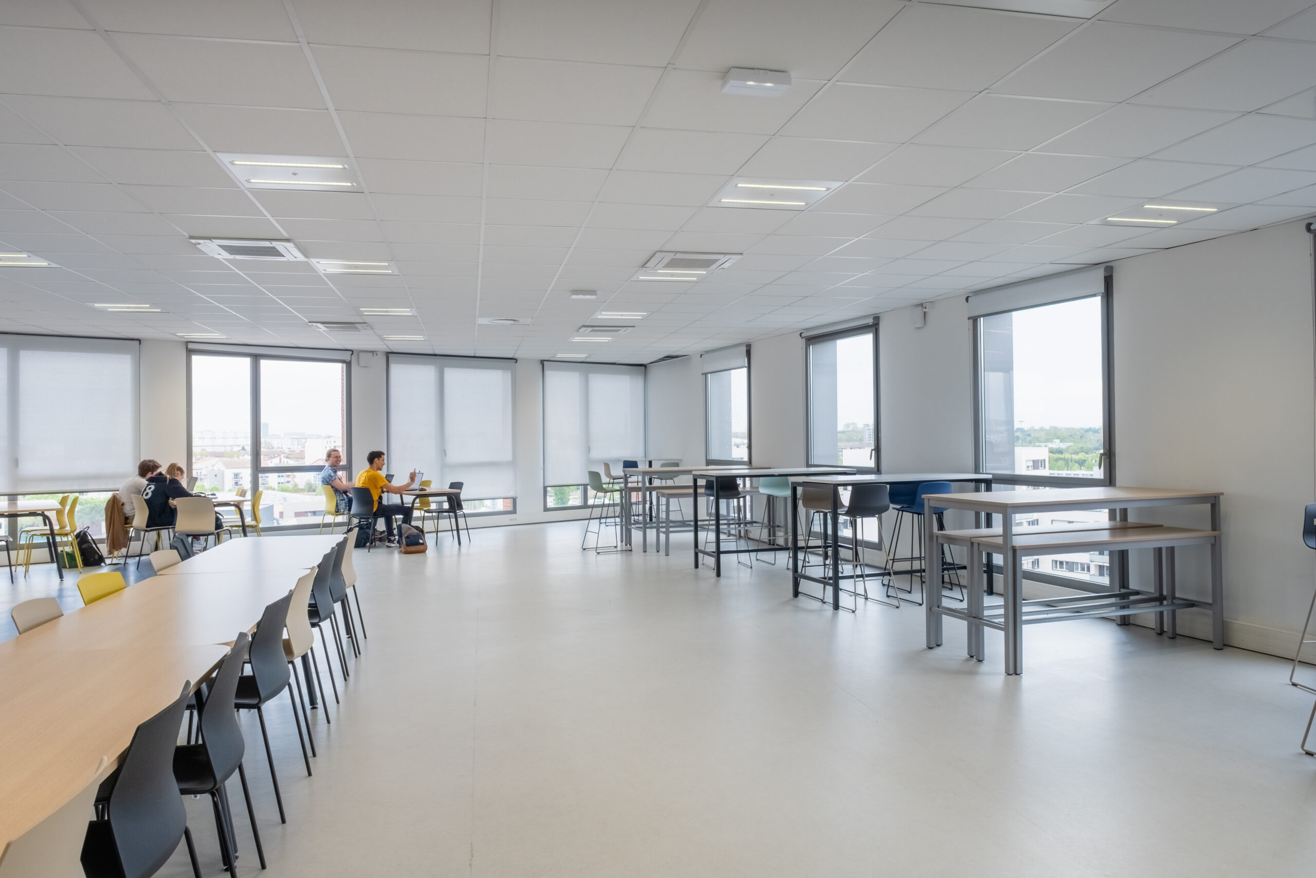 vue de la cafétéria de l'IPSA école ingénieur Toulouse