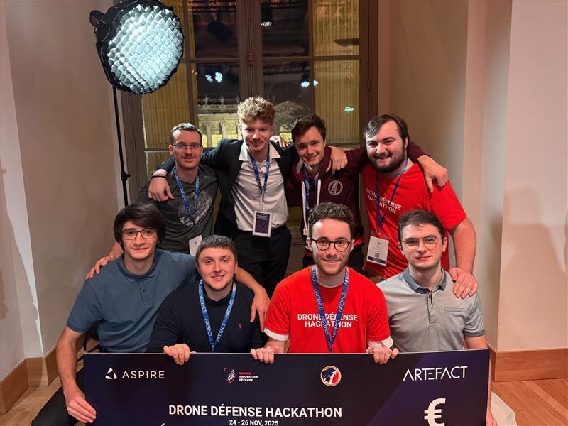 Dioscures, équipe composée d’étudiants EPITA et IPSA, s’illustre au Hackathon Drone Défense