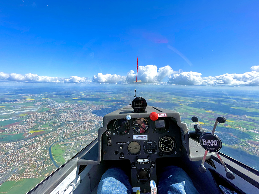 Aéronautique : Adrien et Alexy, deux étudiants de l’IPSA devenus Cadets de l’Air !