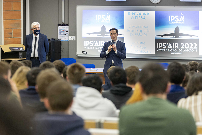 Visite à l’IPSA Paris par Jean-Baptiste DJEBBARI, Ministre délégué aux Transports, à l’occasion du Festival du vol IPS’AIR 2022 © Laurent Guichardon