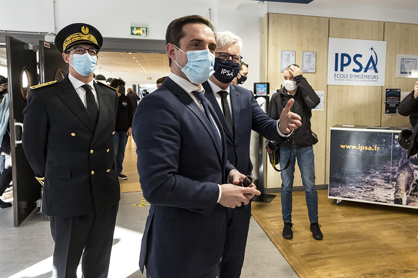 Visite à l’IPSA Paris par Jean-Baptiste DJEBBARI, Ministre délégué aux Transports, à l’occasion du Festival du vol IPS’AIR 2022 © Laurent Guichardon